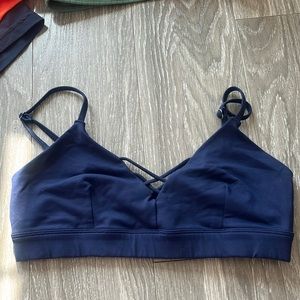 alo strapped sports bra navy